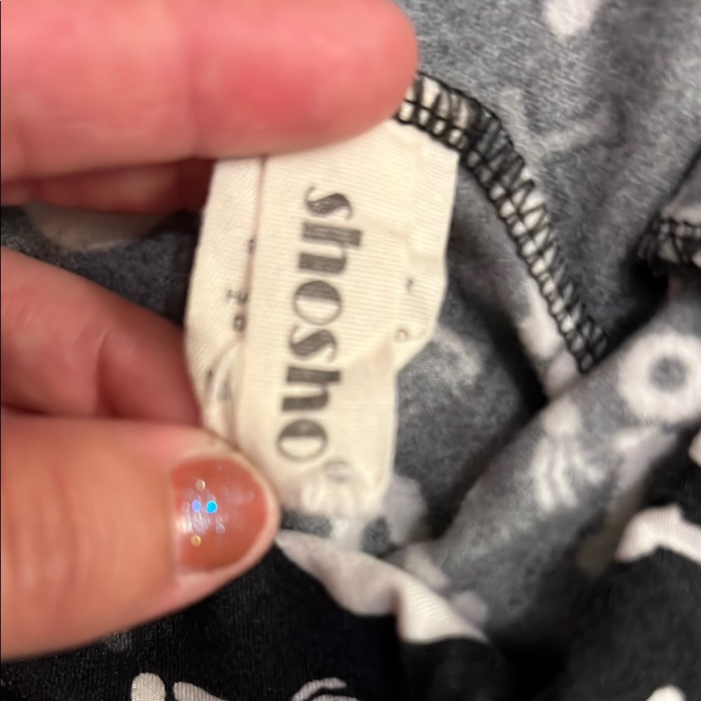 Shosho Black and White Skull Leggings - Picture 2 of 3